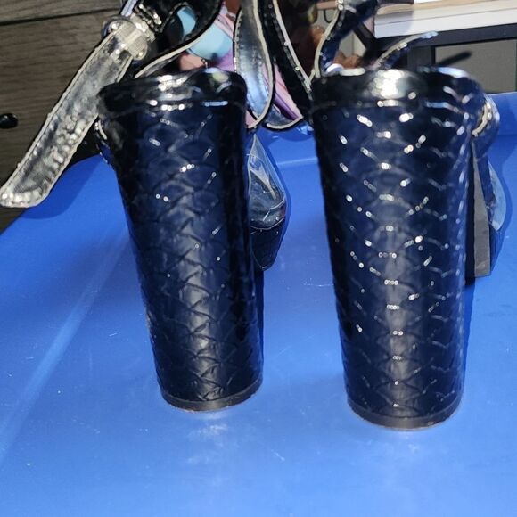 Cape Robbin Chunky Heel Platform - Picture 3 of 4